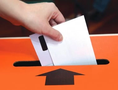 Πρώτη ΝΔ & δεύτερος ΣΥΡΙΖΑ με «μόνο» 7,2 μονάδες διαφορά δείχνει δημοσκόπηση φιλοκυβερνητικής ιστοσελίδας - 3η η ΧΑ